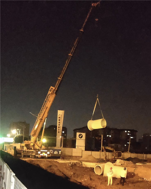 鹿泉区“弯臂矫正”—— 吊车的 “形变补偿” 技术