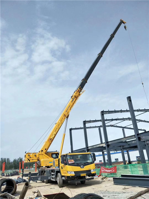 鹿泉区超高层建筑钢结构吊装案例